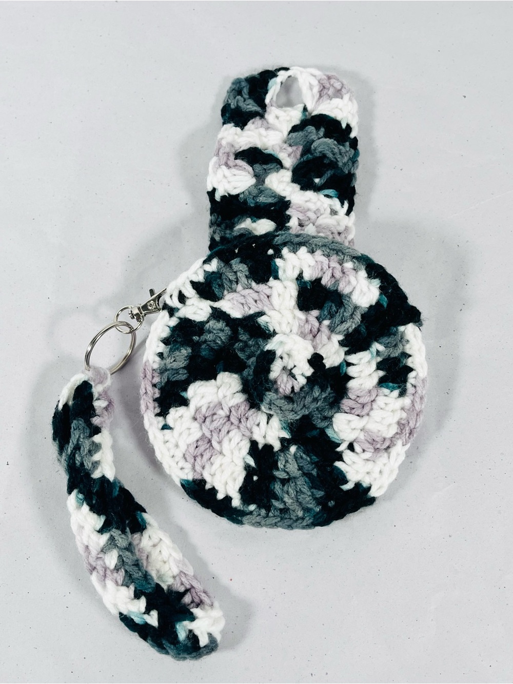 Crochet Round Wristlet - Picture 3 of 5